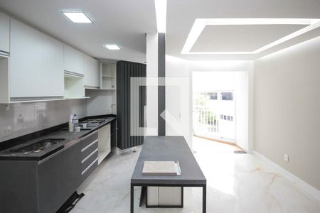 Cozinha e sala de apartamento para alugar com 2 quartos, 56m² em Vila Prudente, São Paulo