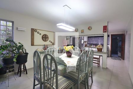 Casa para alugar com 250m², 3 quartos e 3 vagasCopa