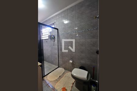 Banheiro da Suíte de casa para alugar com 3 quartos, 250m² em Vila Aquilino, Santo André