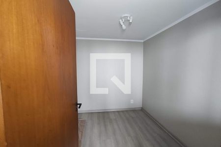 Apartamento à venda com 253m², 3 quartos e 2 vagas Apartamento à venda com 253m², 3 quartos e 2 vagasQuarto de Serviço