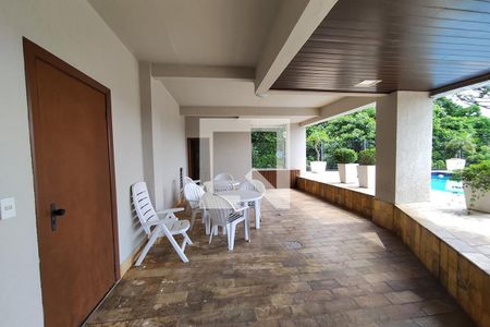 Apartamento à venda com 253m², 3 quartos e 2 vagas Apartamento à venda com 253m², 3 quartos e 2 vagasÁrea comum - Piscina