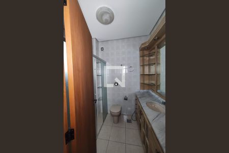 Apartamento à venda com 253m², 3 quartos e 2 vagas Apartamento à venda com 253m², 3 quartos e 2 vagasBanheiro Social