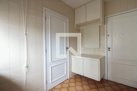 Apartamento para alugar com 180m², 4 quartos e 3 vagas Apartamento para alugar com 180m², 4 quartos e 3 vagasÁrea de serviço