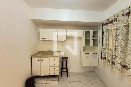 Cozinha de apartamento para alugar com 1 quarto, 40m² em Aclimação, São Paulo