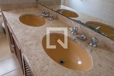 Apartamento para alugar com 210m², 3 quartos e 2 vagas Apartamento para alugar com 210m², 3 quartos e 2 vagasSuíte - Banheiro