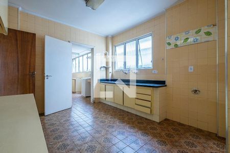 Apartamento para alugar com 210m², 3 quartos e 2 vagas Apartamento para alugar com 210m², 3 quartos e 2 vagasCozinha