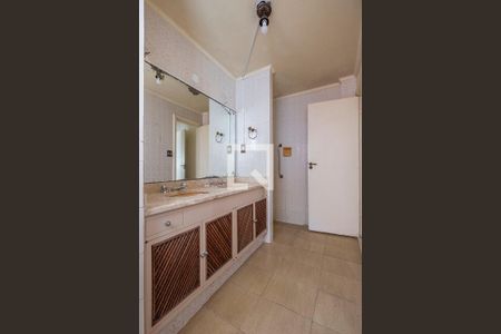 Apartamento para alugar com 210m², 3 quartos e 2 vagas Apartamento para alugar com 210m², 3 quartos e 2 vagasSuíte - Banheiro