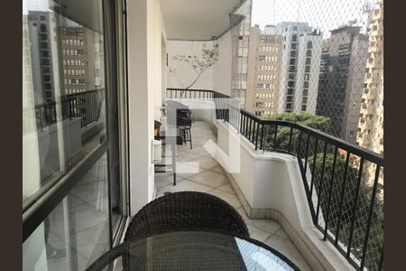 Apartamento à venda com 303m², 4 quartos e 3 vagas Apartamento à venda com 303m², 4 quartos e 3 vagasvaranda