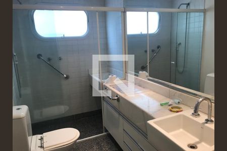 Apartamento à venda com 303m², 4 quartos e 3 vagas Apartamento à venda com 303m², 4 quartos e 3 vagasBanheiro