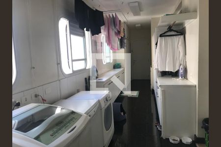 Apartamento à venda com 303m², 4 quartos e 3 vagas Apartamento à venda com 303m², 4 quartos e 3 vagasÁrea de Serviço