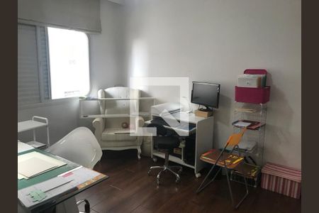 Apartamento à venda com 303m², 4 quartos e 3 vagas Apartamento à venda com 303m², 4 quartos e 3 vagasQuarto 3