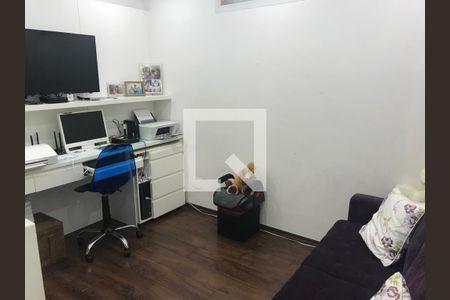 Apartamento à venda com 303m², 4 quartos e 3 vagas Apartamento à venda com 303m², 4 quartos e 3 vagasQuarto 4