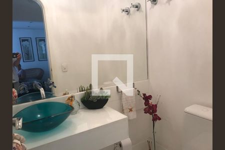 Apartamento à venda com 303m², 4 quartos e 3 vagas Apartamento à venda com 303m², 4 quartos e 3 vagasBanheiro