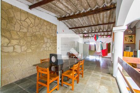 Casa para alugar com 280m², 2 quartos e 2 vagasSalão