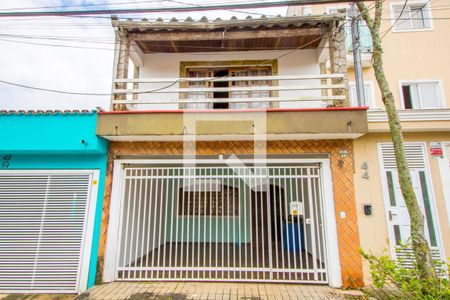 Casa para alugar com 280m², 2 quartos e 2 vagasFachada
