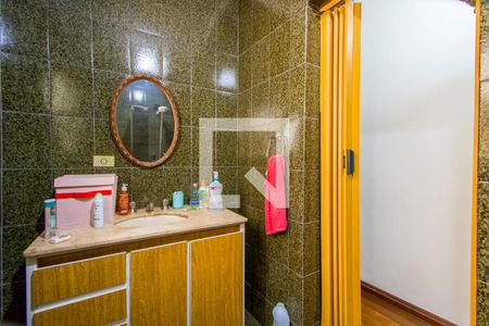 Casa para alugar com 280m², 2 quartos e 2 vagasBanheiro social