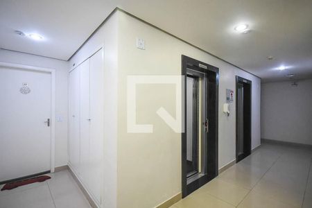 Apartamento à venda com 57m², 2 quartos e 1 vaga Apartamento à venda com 57m², 2 quartos e 1 vagaHall social