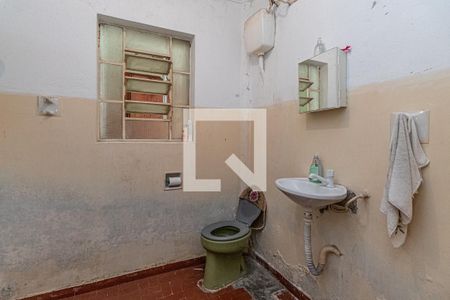 Casa à venda com 249m², 4 quartos e 3 vagas Casa à venda com 249m², 4 quartos e 3 vagasBanheiro 2