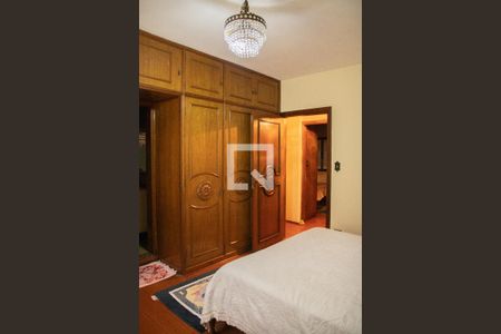 Casa para alugar com 300m², 3 quartos e 3 vagas Casa para alugar com 300m², 3 quartos e 3 vagasQuarto 1