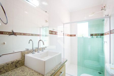 Casa à venda com 174m², 3 quartos e 2 vagasBanheiro social