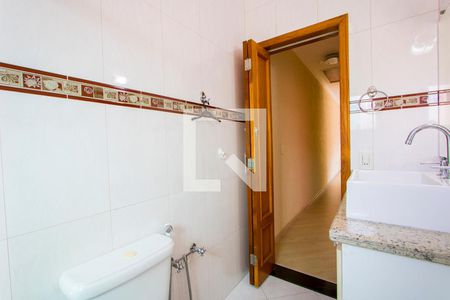 Casa à venda com 174m², 3 quartos e 2 vagasBanheiro social