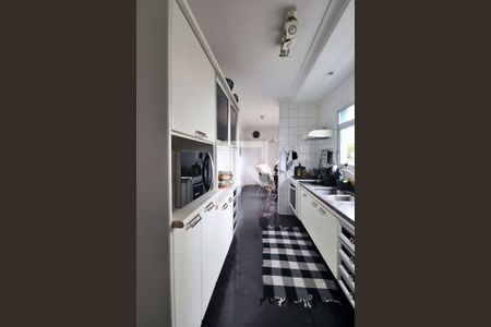 Apartamento à venda com 130m², 3 quartos e 2 vagasCozinha
