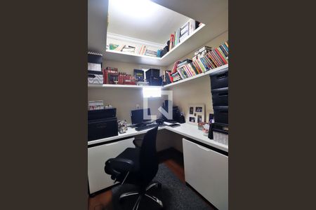 Apartamento à venda com 130m², 3 quartos e 2 vagasEscritório