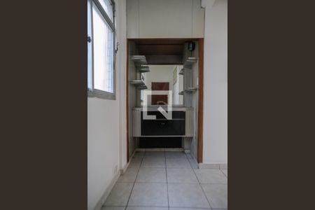 Corredor de apartamento para alugar com 1 quarto, 52m² em José Menino, Santos