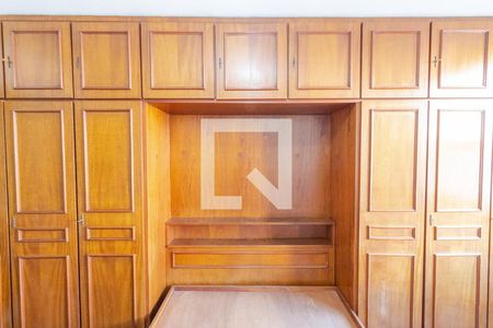 Apartamento à venda com 82m², 2 quartos e 1 vagaDetalhe da Suíte - Armário