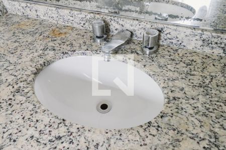 Apartamento para alugar com 80m², 3 quartos e 1 vaga Apartamento para alugar com 80m², 3 quartos e 1 vagaBanheiro da Suíte 1 Pia