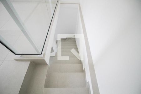 Casa à venda com 300m², 4 quartos e 3 vagasEscada