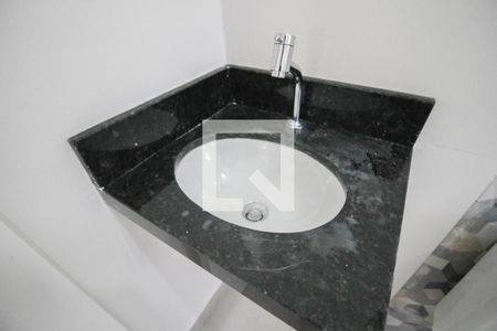 Casa à venda com 300m², 4 quartos e 3 vagasBanheiro do Quarto 4