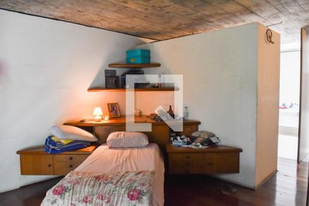 Casa à venda com 1879m², 8 quartos e 8 vagasQuarto 2 - Suíte