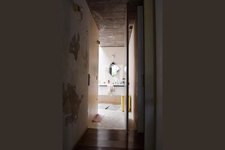 Casa à venda com 1879m², 8 quartos e 8 vagasEntrada para o Banheiro Da Suite