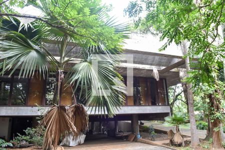 Casa à venda com 1879m², 8 quartos e 8 vagasFachada