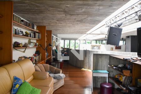 Casa à venda com 1879m², 8 quartos e 8 vagasSala 2