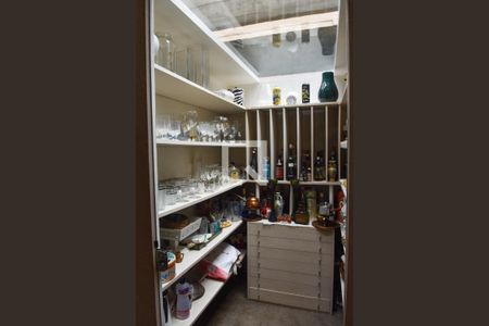 Casa à venda com 1879m², 8 quartos e 8 vagasGuarda Louça