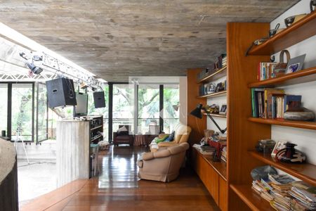 Casa à venda com 1879m², 8 quartos e 8 vagasSala 2