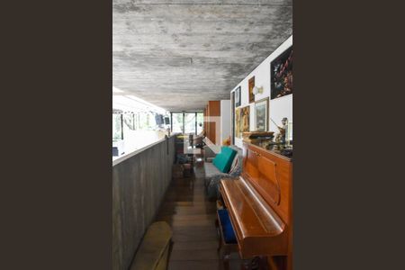 Casa à venda com 1879m², 8 quartos e 8 vagasSala 2