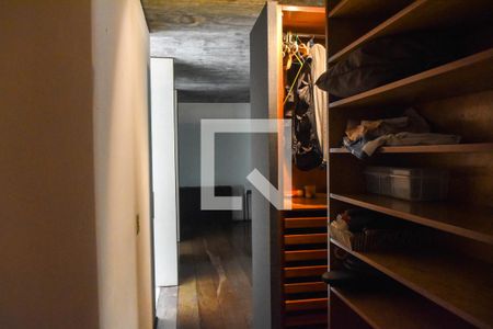 Casa à venda com 1879m², 8 quartos e 8 vagasCloset do quarto 1