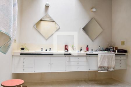 Casa à venda com 1879m², 8 quartos e 8 vagasBanheiro da Suíte