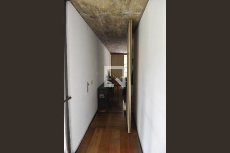 Casa à venda com 1879m², 8 quartos e 8 vagasEntrada para o dormitório