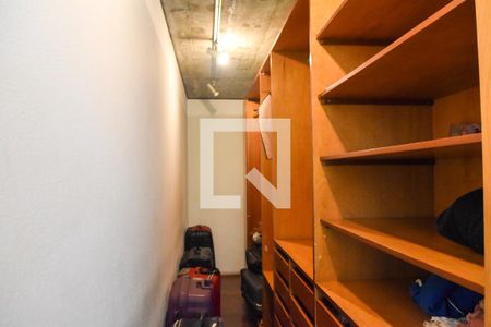 Casa à venda com 1879m², 8 quartos e 8 vagasCloset do quarto 1