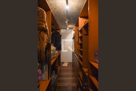 Casa à venda com 1879m², 8 quartos e 8 vagasCloset do quarto 1