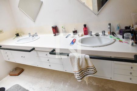 Casa à venda com 1879m², 8 quartos e 8 vagasBanheiro da Suíte