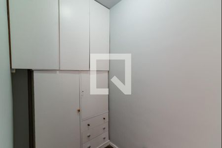 Apartamento à venda com 70m², 2 quartos e 2 vagas Apartamento à venda com 70m², 2 quartos e 2 vagasQuarto de Serviço