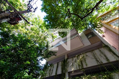 Apartamento à venda com 70m², 2 quartos e 2 vagas Apartamento à venda com 70m², 2 quartos e 2 vagasFachada