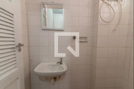 Apartamento à venda com 70m², 2 quartos e 2 vagas Apartamento à venda com 70m², 2 quartos e 2 vagasBanheiro de Serviço