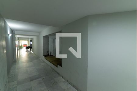 Apartamento à venda com 70m², 2 quartos e 2 vagas Apartamento à venda com 70m², 2 quartos e 2 vagasHall