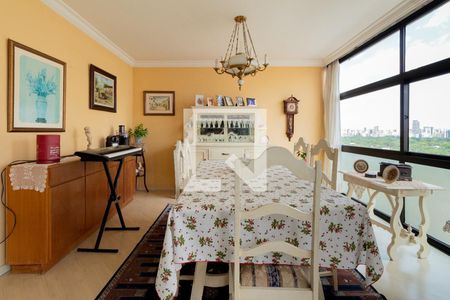 Apartamento à venda com 200m², 3 quartos e 1 vagaSala